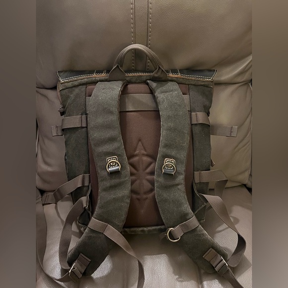 National Geographic Africa, probably, camera & laptop backpack. DSLR mirrorless - Picture 3 of 16